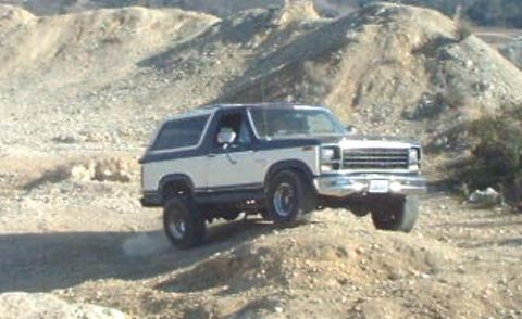 1981 Ford Bronco - Flexy Stock Suspension!