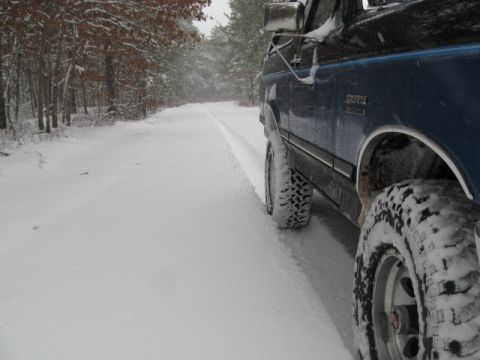 1990 Ford Bronco - Self cleaning treads? I beg to differ. Actually I like 'em. Awesome grip in this stuff.