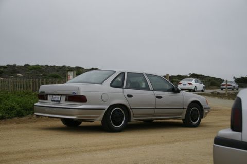 1990 Ford Taurus photo