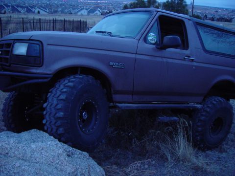 1993 Ford Bronco - This modified Ford Bronco appears to be from the early to mid-1990s, not a 1993 model.