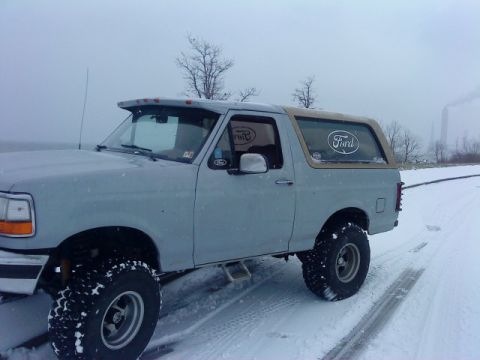 1995 Ford Bronco - at lake Michigan