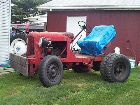 1900 Ford Wagon - 1941 Toro. This is an ex-golf course tractor. The drivetrain is essentially the same as a '41 Ford city delivery truck.