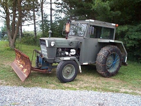 1900 Ford Wagon - 1975 Ford 2000. This is an ex-Pennsylvania Air National Guard tractor. Originally it entered service in yellow, but at some point the Pitts…