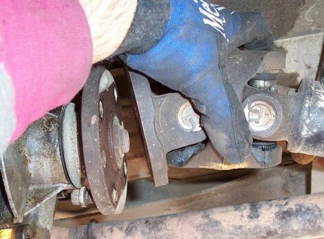 1990 Ford Bronco - Flanges separated
