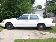 car - 2004 Ford Crown Victoria
