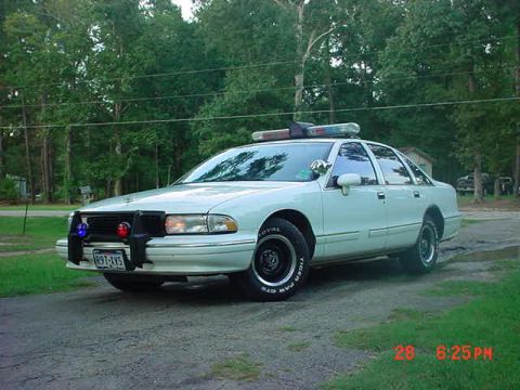 2003 Ford Crown Victoria photo