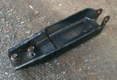 1990 Ford Bronco - F450 shock towers. Note the additional reinforcement plate over F2/350 parts.