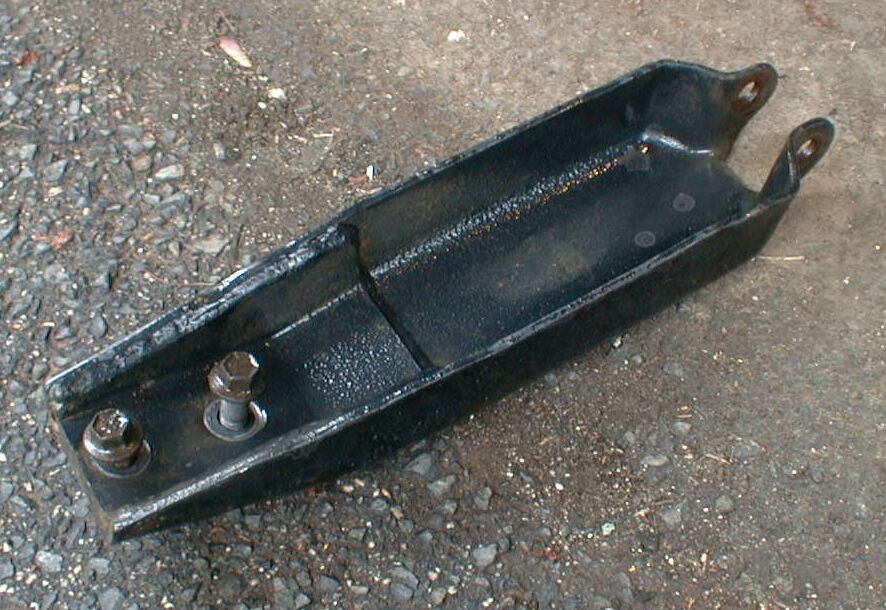 F450 shock towers. Note the additional reinforcement plate over F2/350 parts.