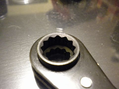 1989 Ford Bronco - A close-up view of a socket head, showing its internal splines.