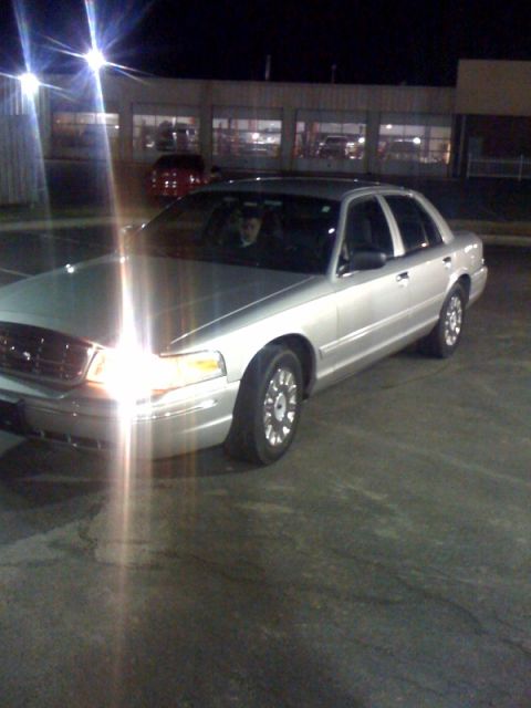 2005 Ford Crown Victoria photo