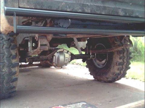 1978 Ford Bronco - 19 Gallon F150 gas tank is a 7" improvement in ground clearance!