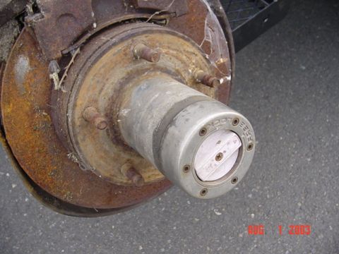 1987 Ford Bronco - Ahhhh..normal locking hubs...I will be using these hubs, spindles, and rotors