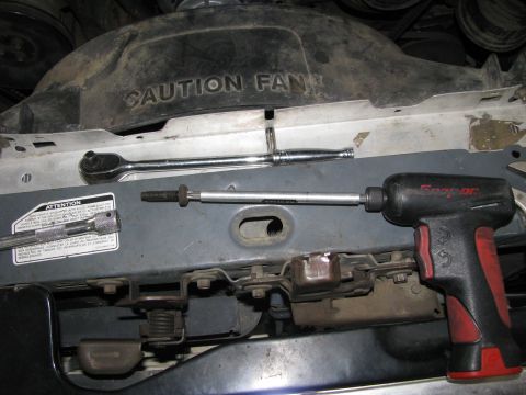 1986 Ford Bronco - torx 40 for the bitch of a bolt