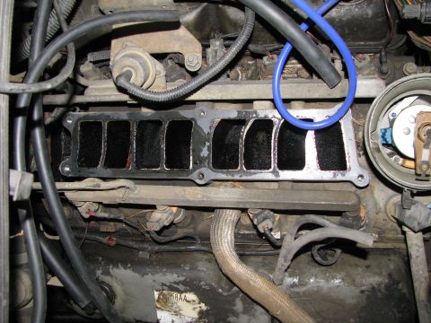 1986 Ford Bronco - now to remove the lower manifold