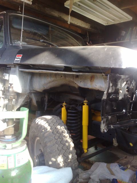 1978 Ford Bronco - Just managed to get it in my garage for the winter. It`s not left me too much room to work, just enough.