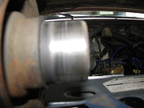 1986 Ford Bronco - fuzzy picture but end is clean now but grooved from old seal
