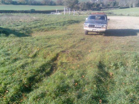 1978 Ford Bronco - So first time off tarmac ,Nov 07, have just bought truck and have taken it to v.slippery , steep grass car park near me just to have a litt…