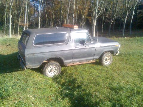 1978 Ford Bronco - and rear going threw, hooray!