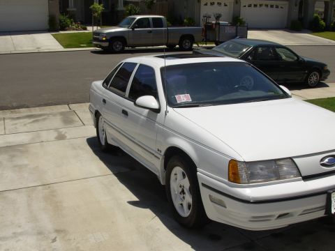 1989 Ford Taurus photo