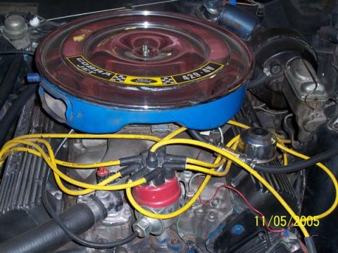 1971 Ford Ranchero - Close-up of the engine bay of a 1971 Ford Ranchero, highlighting the Cobra Jet air cleaner assembly.