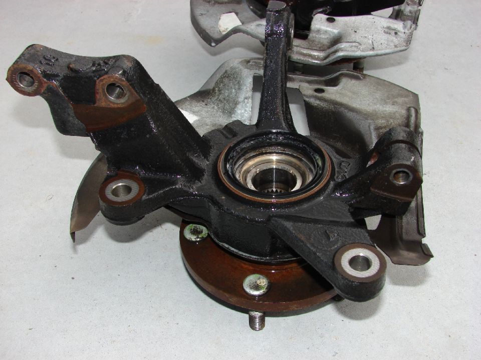 Car front wheel hub assembly with brake rotor mounting bolts