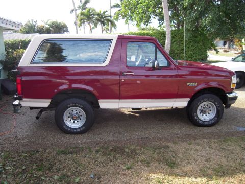 1992 Ford Bronco - after a good bath and compound