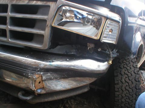 1993 Ford Bronco - The grille and headlight design suggest a 1992 Ford F-Series truck, not a 1993 Bronco.