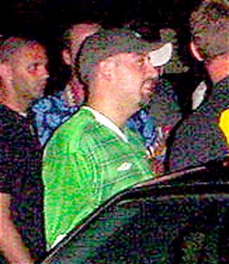 1993 Ford Taurus - Thsi scumbag knows the scumbag who took titeGTi's camera.