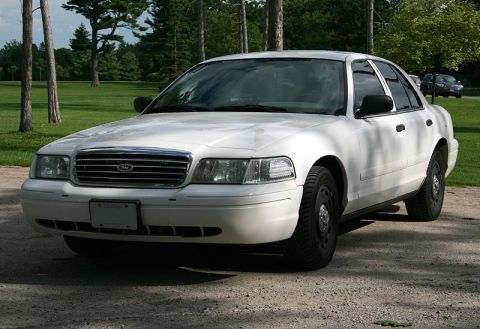 2003 Ford Crown Victoria photo