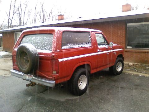 1981 Ford Bronco - Wow....that spare tire stands out like a sore thumb.