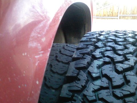 1981 Ford Bronco - The old tires were 30x9.5s vs the new 31x10.5s. Yeah right.