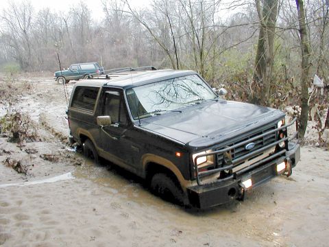 1983 Ford Bronco - The mud knife slices in again...