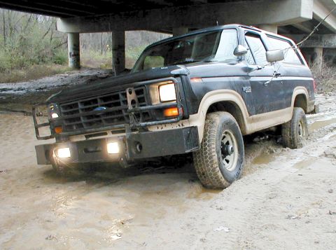 1983 Ford Bronco - The mud knife slices in again...