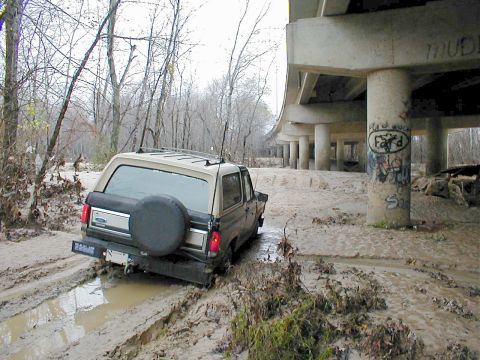 1983 Ford Bronco - The mud knife slices in again...