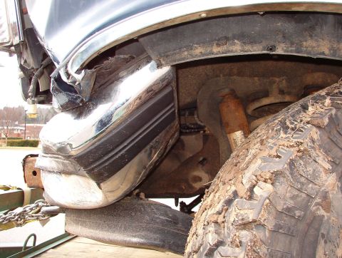 1993 Ford Bronco - The bumper is folded around & behind the core support. I hate 2.5mph bumpers.