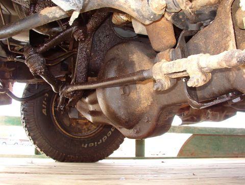 1993 Ford Bronco - The long tie rod is bent, but the L one appears OK.