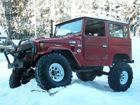 1990 Chevrolet Suburban - This modified Toyota Land Cruiser is equipped for off-road adventures in snowy conditions.