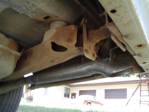 1981 Ford Bronco - cool exhaust tip... a lot better then 2" pipe bent up so it is barely open