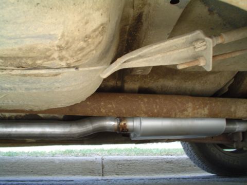 1981 Ford Bronco - the new pipe in front of muffler was a 5" long exhaus leak