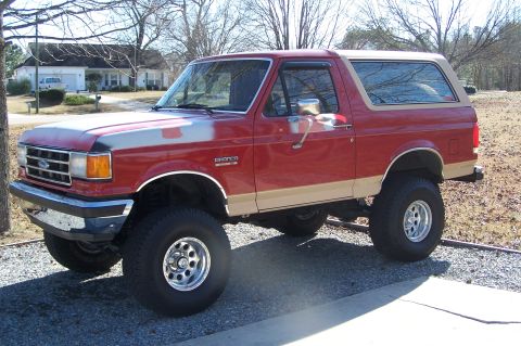 1990 Ford Bronco - 6" Suspension lift and 3" body lift