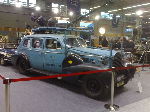 Cadillac 1936 travelling car