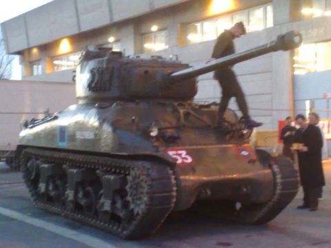 1991 Ford LTD Crown Victoria - WWII Sherman tank, 2eme DB GÃ©nÃ©ral Leclerc