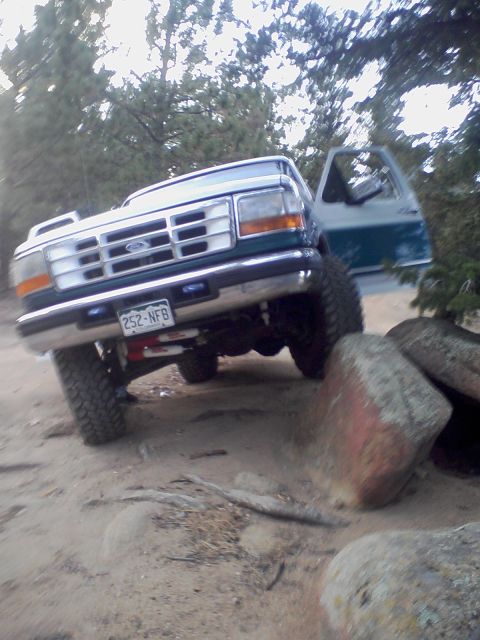1996 Ford Bronco - the first day i put on my lift. 2in coil spacers and an AAL. W/ sway bars on and shocks that were 2 inches to long