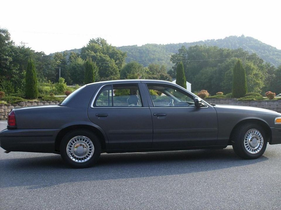 2000 Ford Crown Victoria “Shooter”