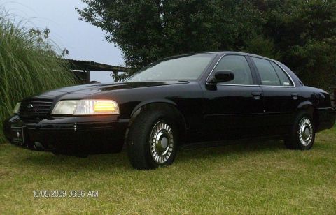 2000 Ford Crown Victoria photo