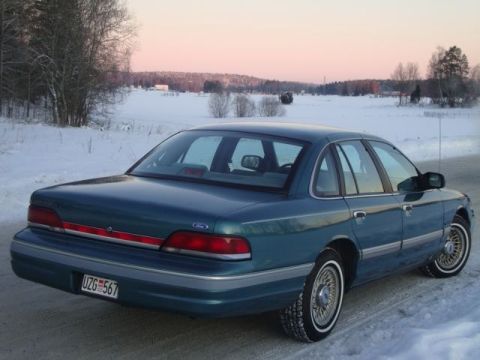 1993 Ford Crown Victoria photo