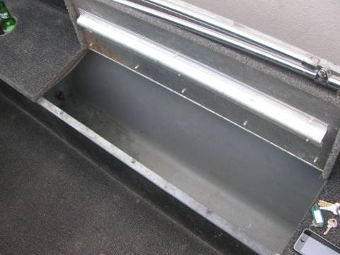 1992 Tracker Pro “Pro Deep V16”