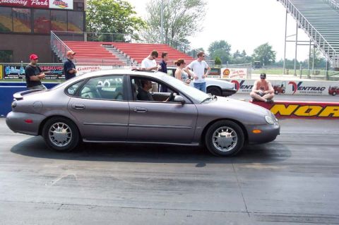1996 Ford Taurus - Prez Bob in my 96 Duratec about to school T-mans Olds