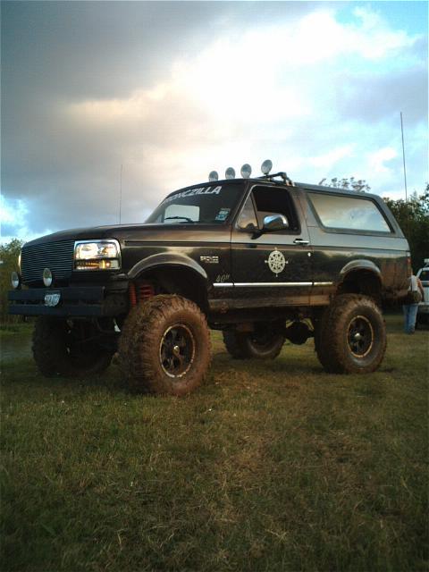 1995 Ford Bronco - After pulling out some chevys!!