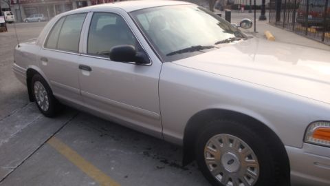 2005 Ford Crown Victoria photo